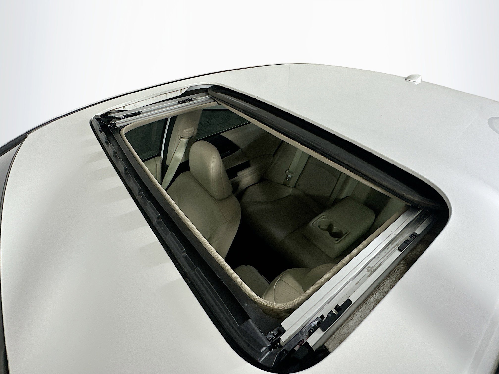 Used 2015 Honda Accord Touring image 25