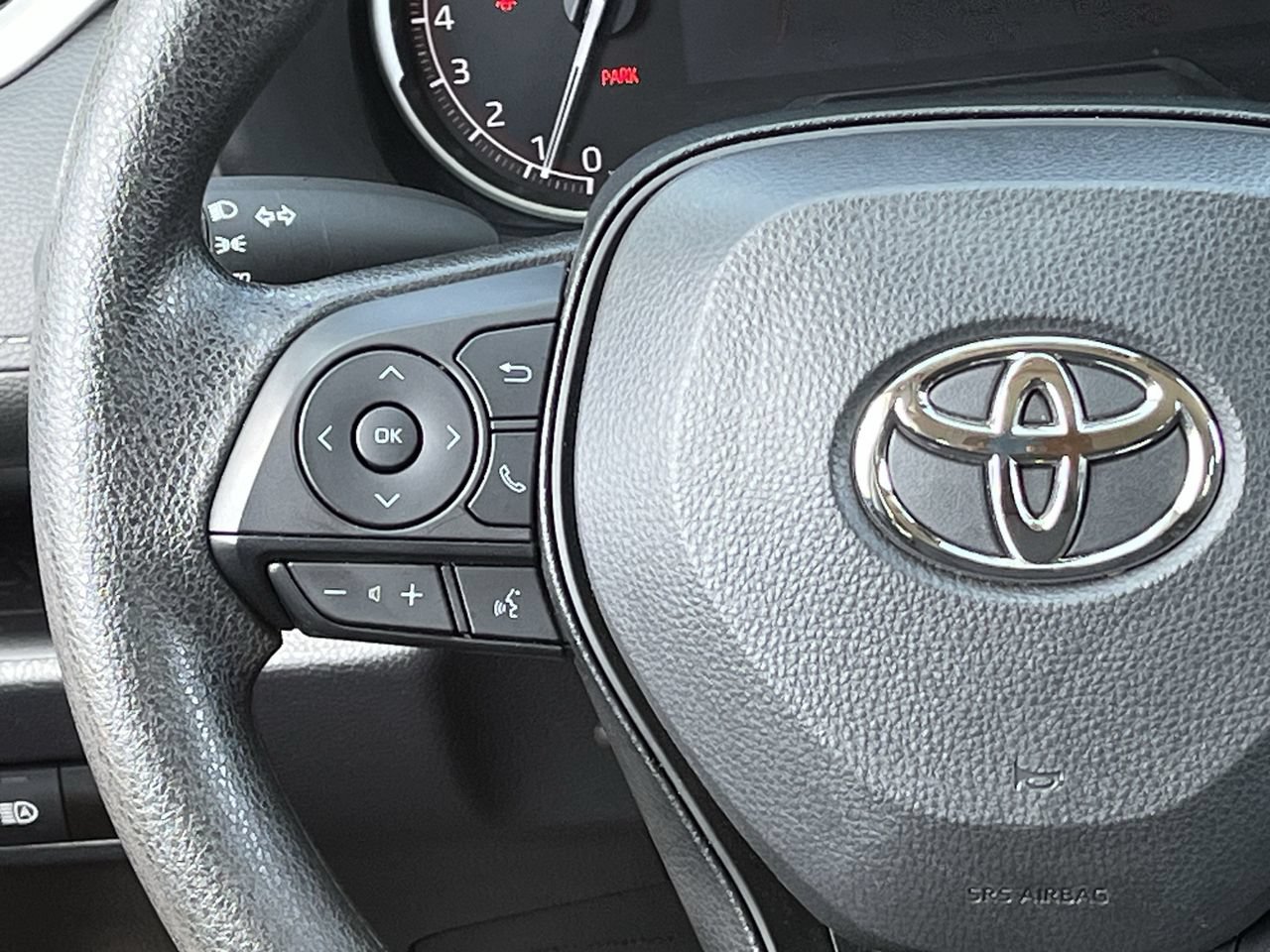 Used 2025 Toyota RAV4 XLE FWD image 12