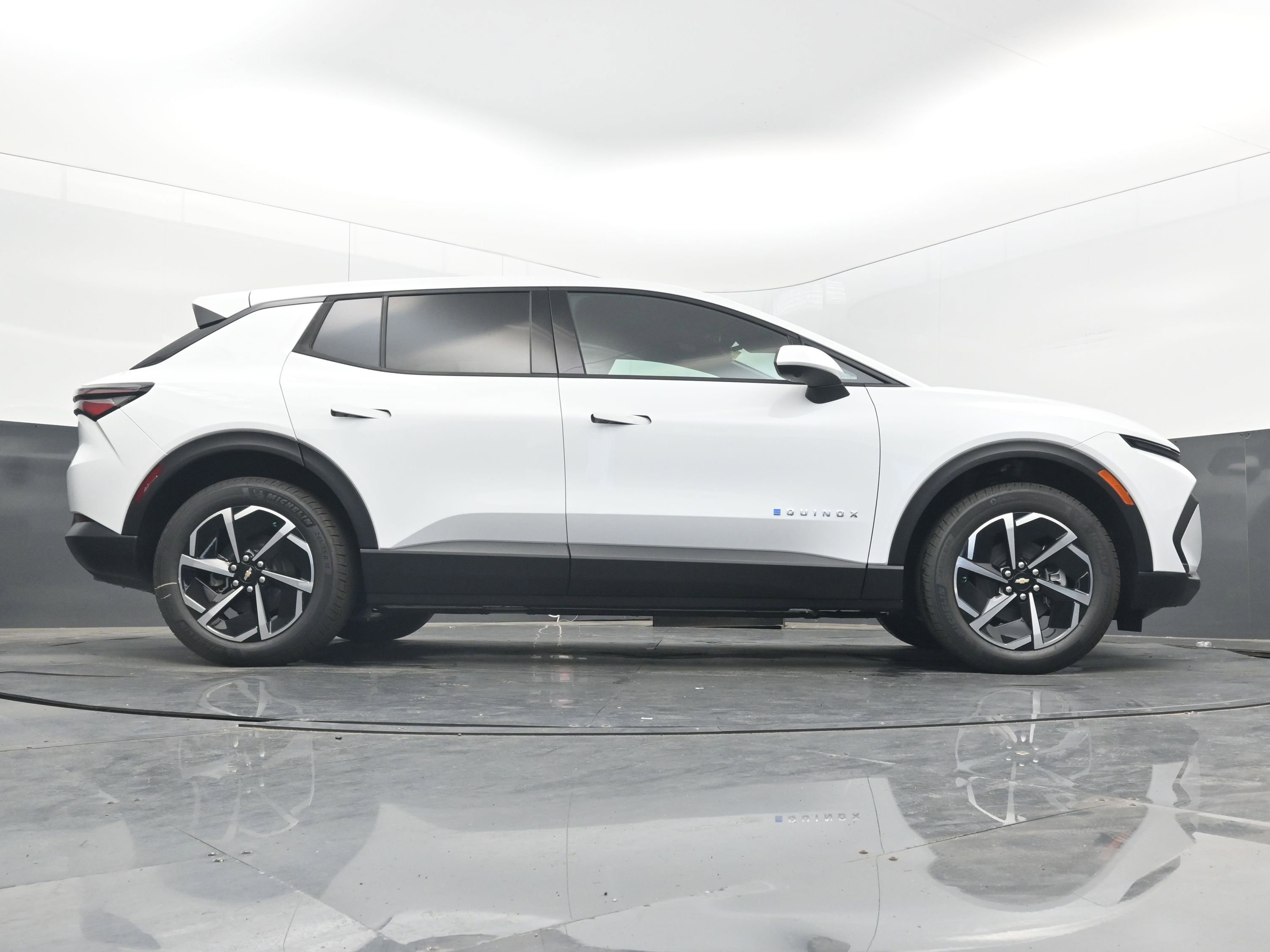 New 2026 Chevrolet Equinox EV LT image 27