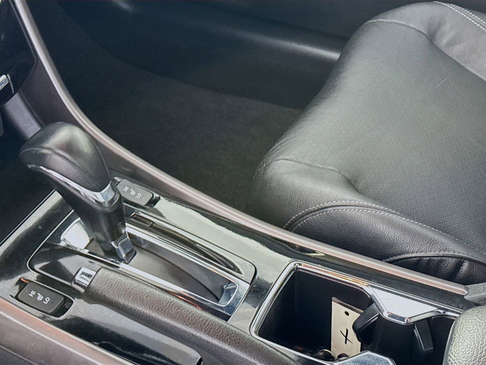 Used 2017 Honda Accord EX-L image 8