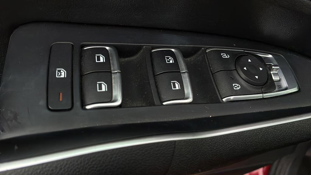 Used 2022 Kia Sorento LX image 11