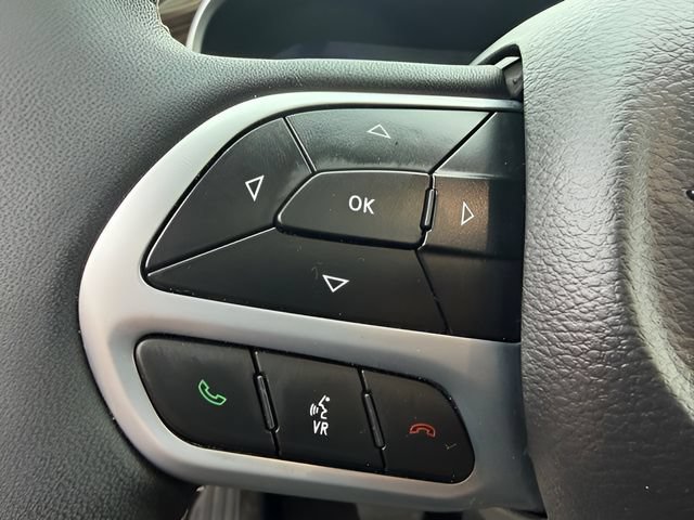 Certified 2024 Chrysler Pacifica Limited FWD image 18