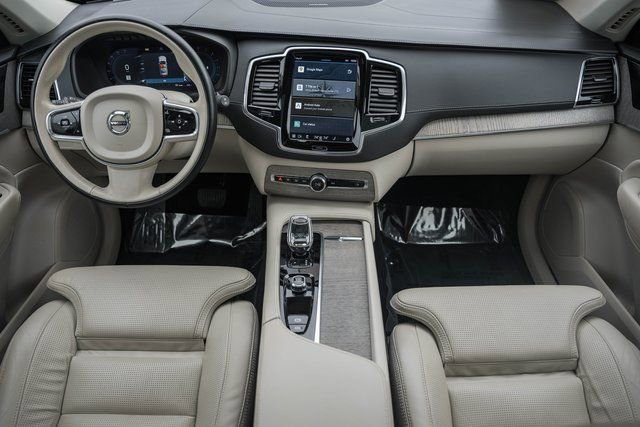Certified 2023 Volvo XC90 B6 Ultimate w/ Protection Package Premier image 21