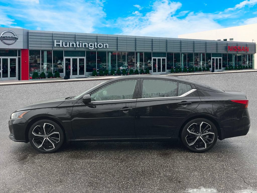 Certified 2025 Nissan Altima 2.5 SR FWD image 9