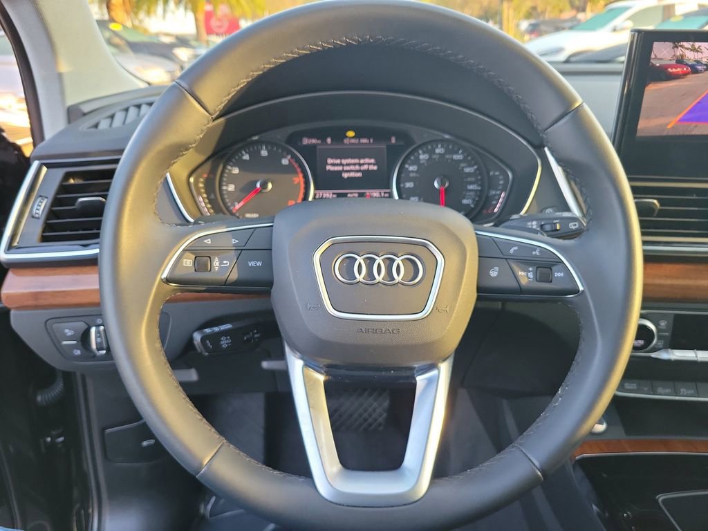 Used 2023 Audi Q5 2.0T Premium w/ Convenience Package image 18