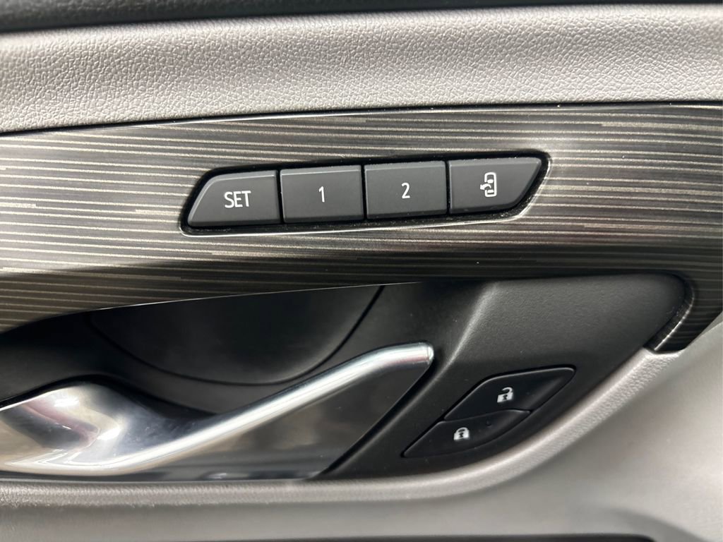 Used 2022 GMC Terrain SLT image 23