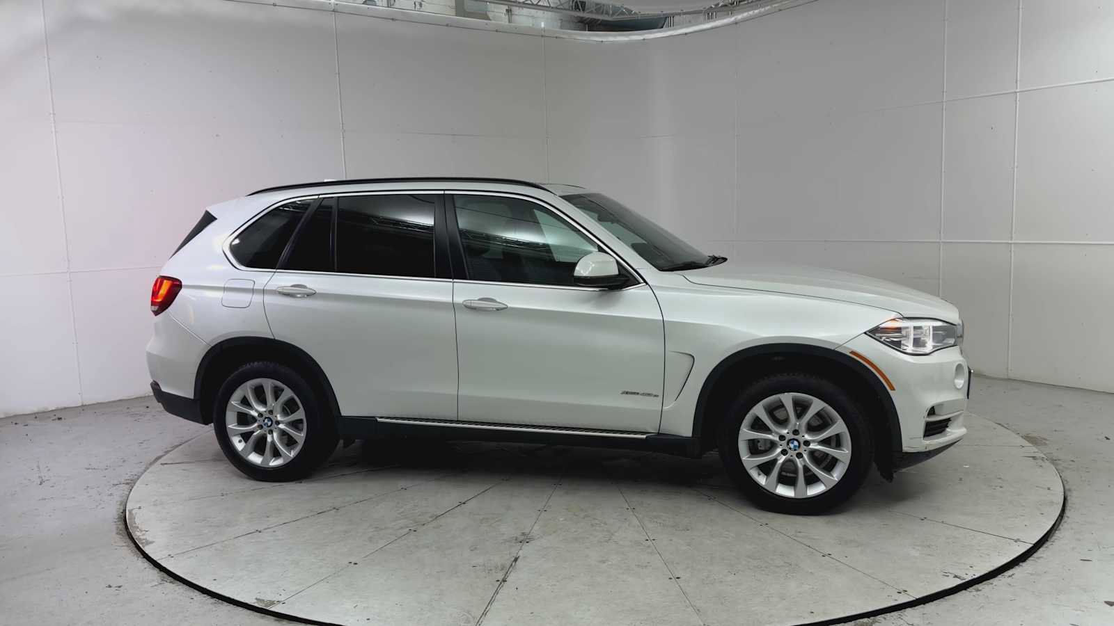 Used 2016 BMW X5 xDrive40e image 9