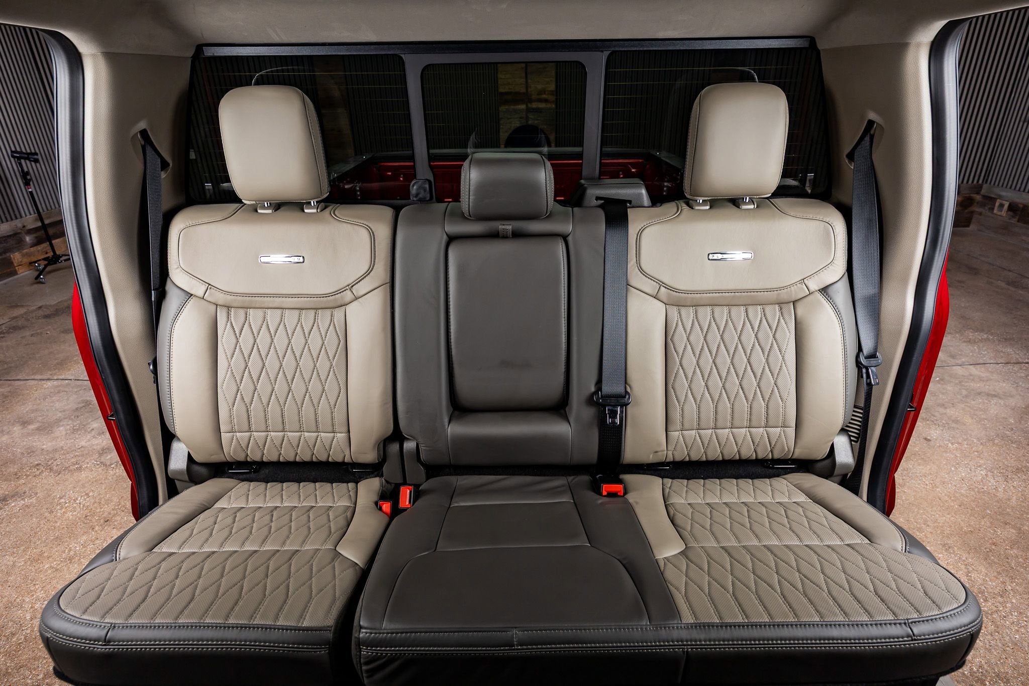 Used 2025 Ford F250 Platinum w/ Platinum Plus Package image 36