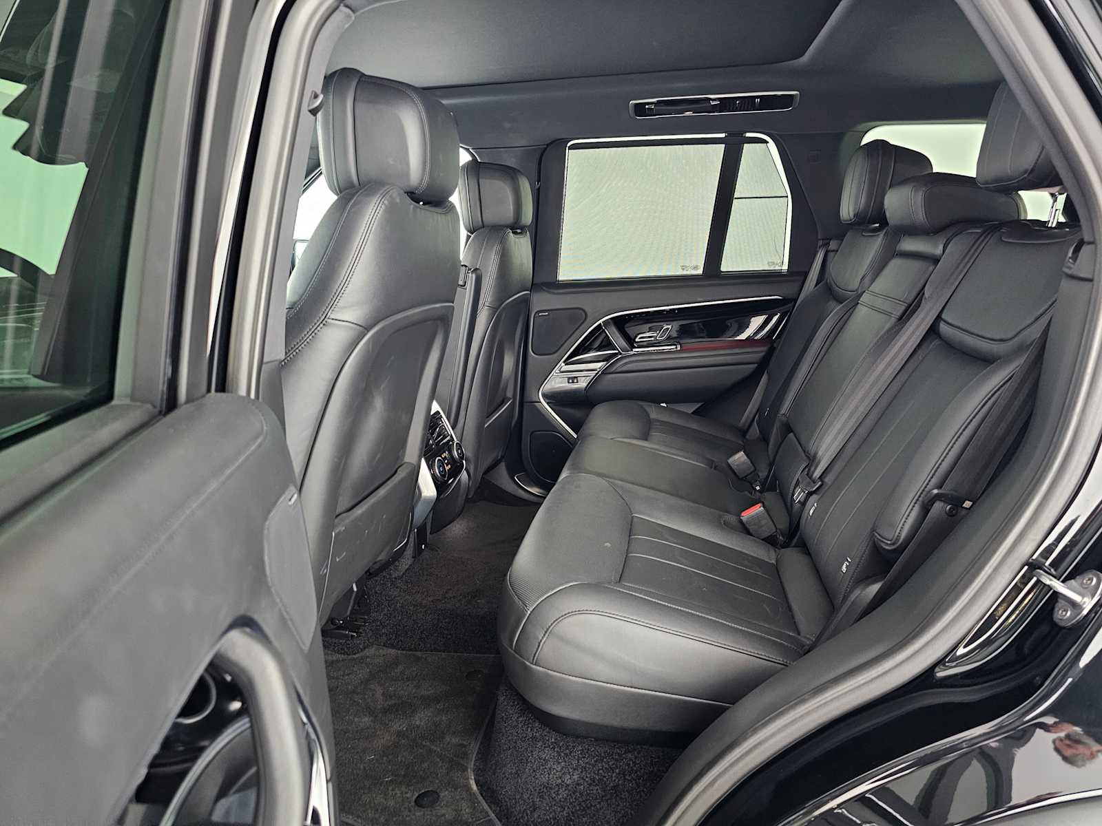 Used 2023 Land Rover Range Rover SE AWD/4WD image 16