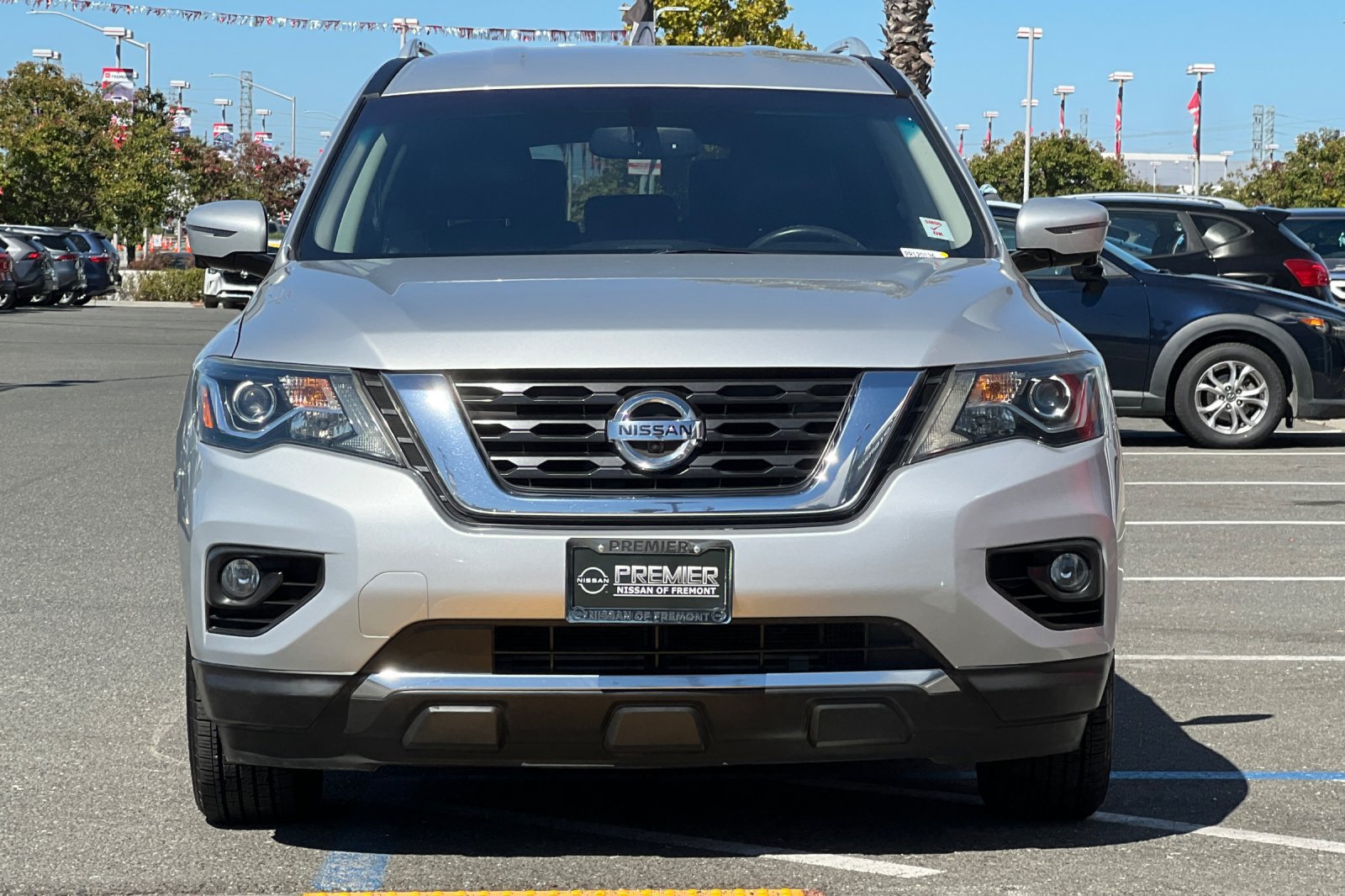 Used 2017 Nissan Pathfinder SL FWD image 9