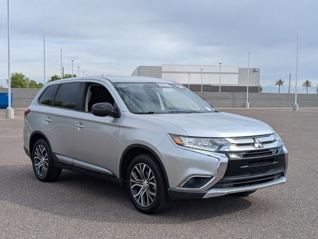 Used 2018 Mitsubishi Outlander ES image 3