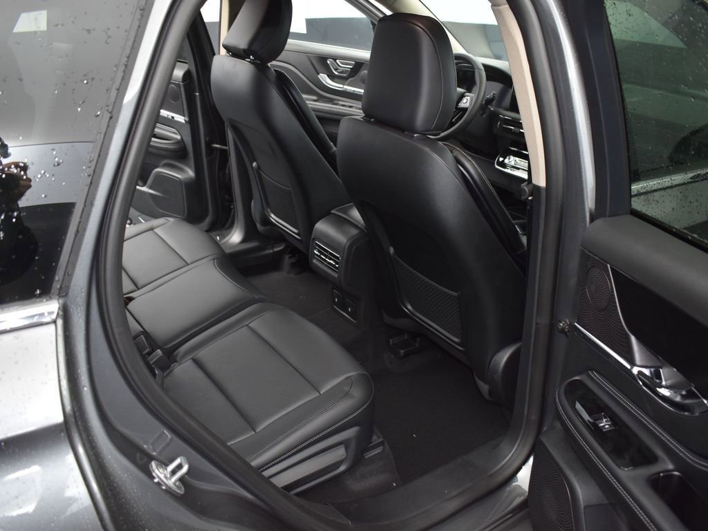 New 2025 Lincoln Corsair Reserve image 23