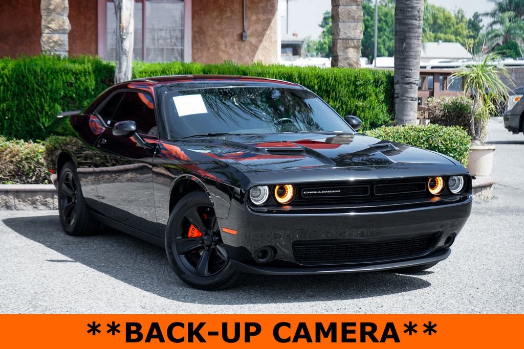 Used 2023 Dodge Challenger SXT RWD image 2