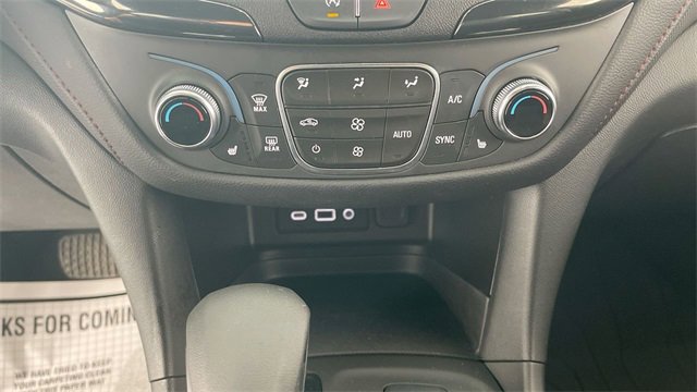 Used 2022 Chevrolet Equinox RS w/ Infotainment Package image 40