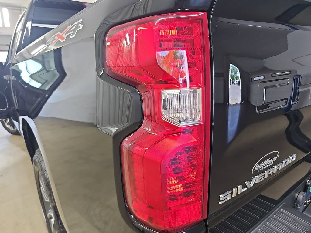 Certified 2024 Chevrolet Silverado 1500 LT AWD/4WD image 39