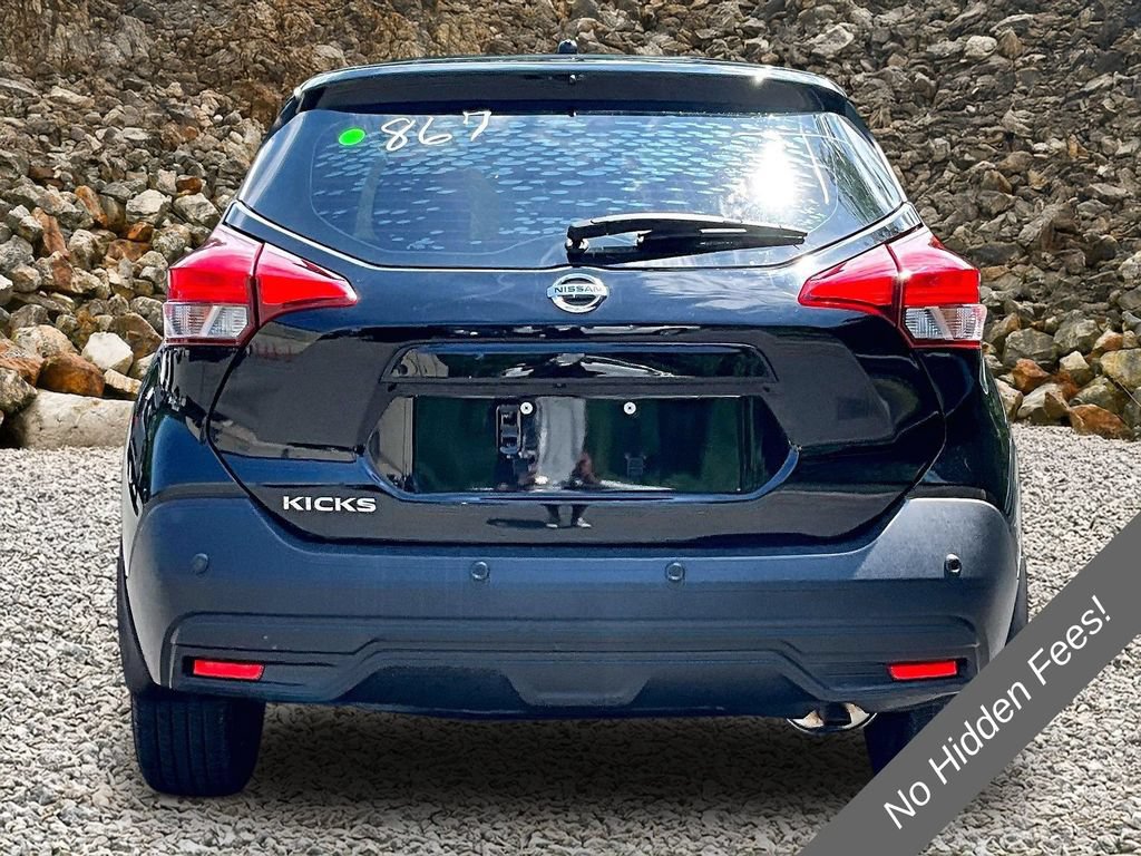 Used 2020 Nissan Kicks S FWD image 3