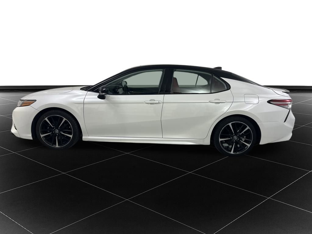 Used 2019 Toyota Camry XSE image 2