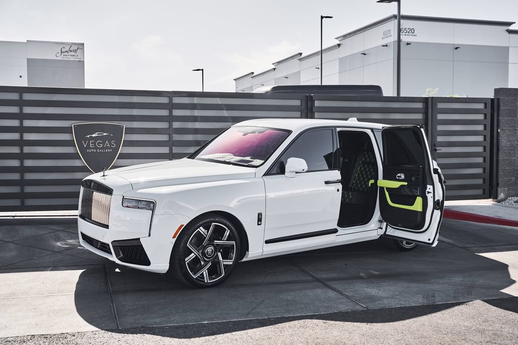 Used 2025 Rolls-Royce Cullinan Black Badge AWD/4WD image 5