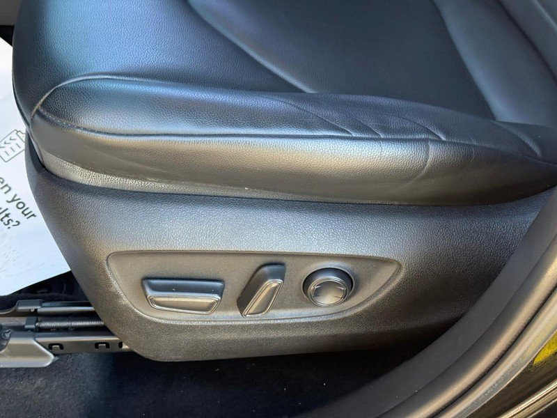 Certified 2023 Toyota Highlander XLE image 18