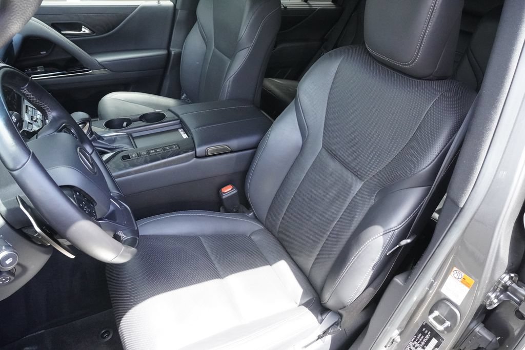 Used 2023 Lexus LX 600 4WD w/ Appearance Package image 20