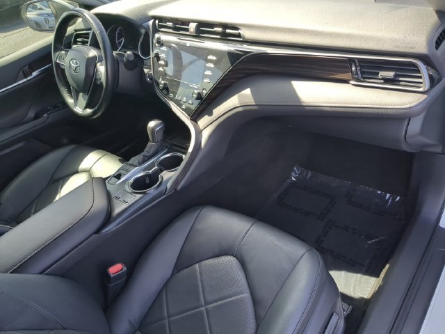 Used 2019 Toyota Camry XLE w/ Navigation Package FWD image 14
