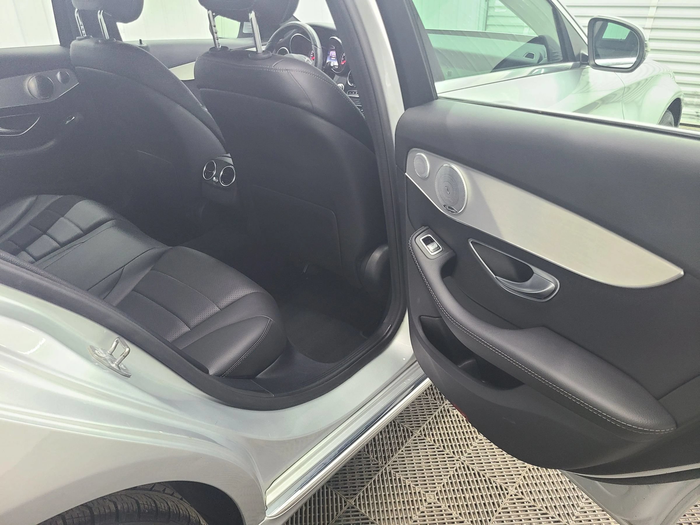 Used 2018 Mercedes-Benz C 300 4MATIC Sedan image 39