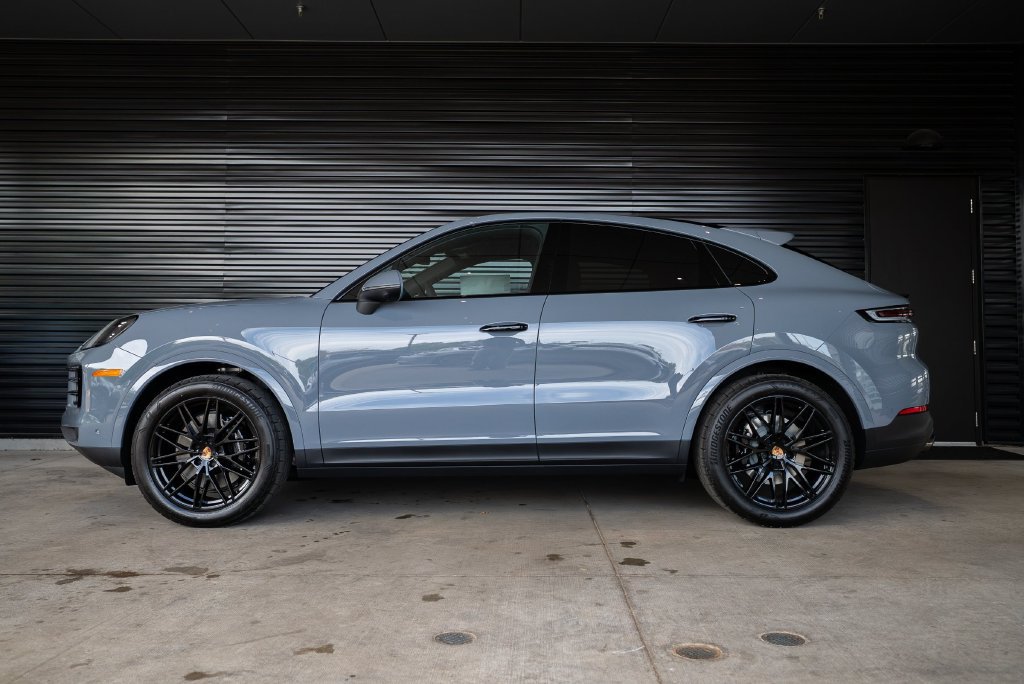 New 2026 Porsche Cayenne Coupe AWD/4WD image 2