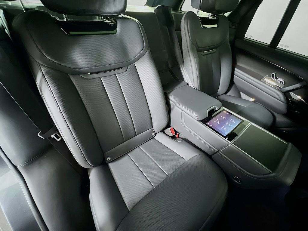 Used 2023 Land Rover Range Rover SV image 30