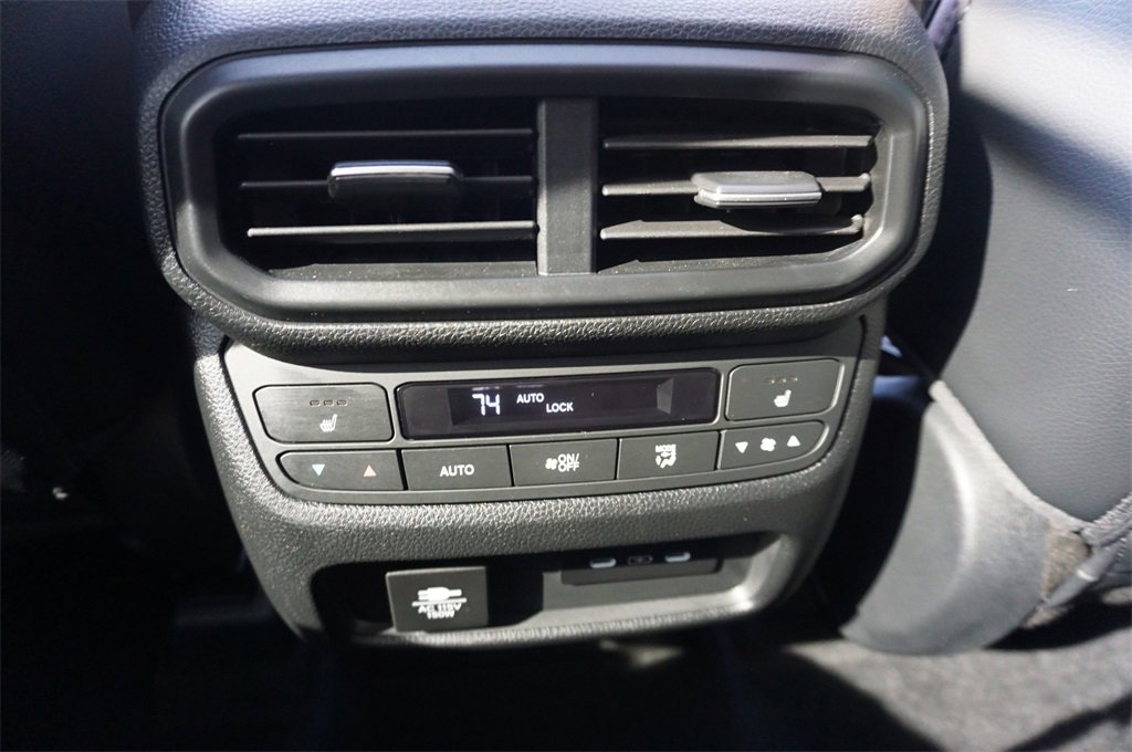 Used 2025 Honda Pilot Elite image 18