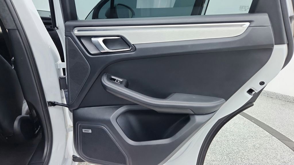 Used 2020 Porsche Macan Turbo image 41