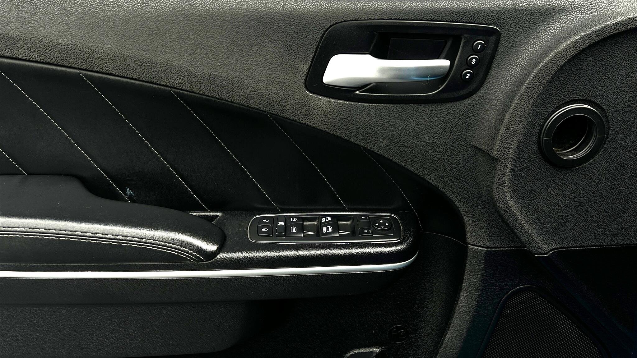 Used 2016 Dodge Charger R/T image 23