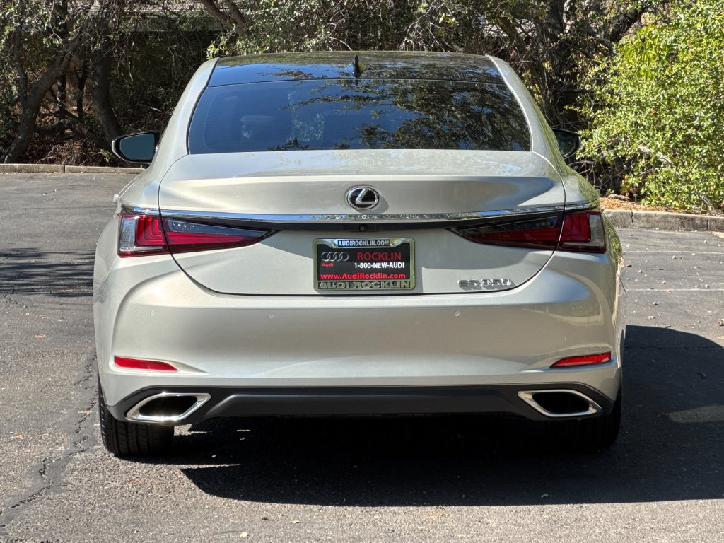 Used 2025 Lexus ES 350 w/ Premium Package FWD image 6