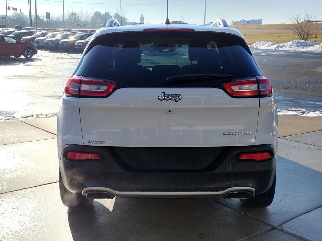 Used 2017 Jeep Cherokee Limited image 6