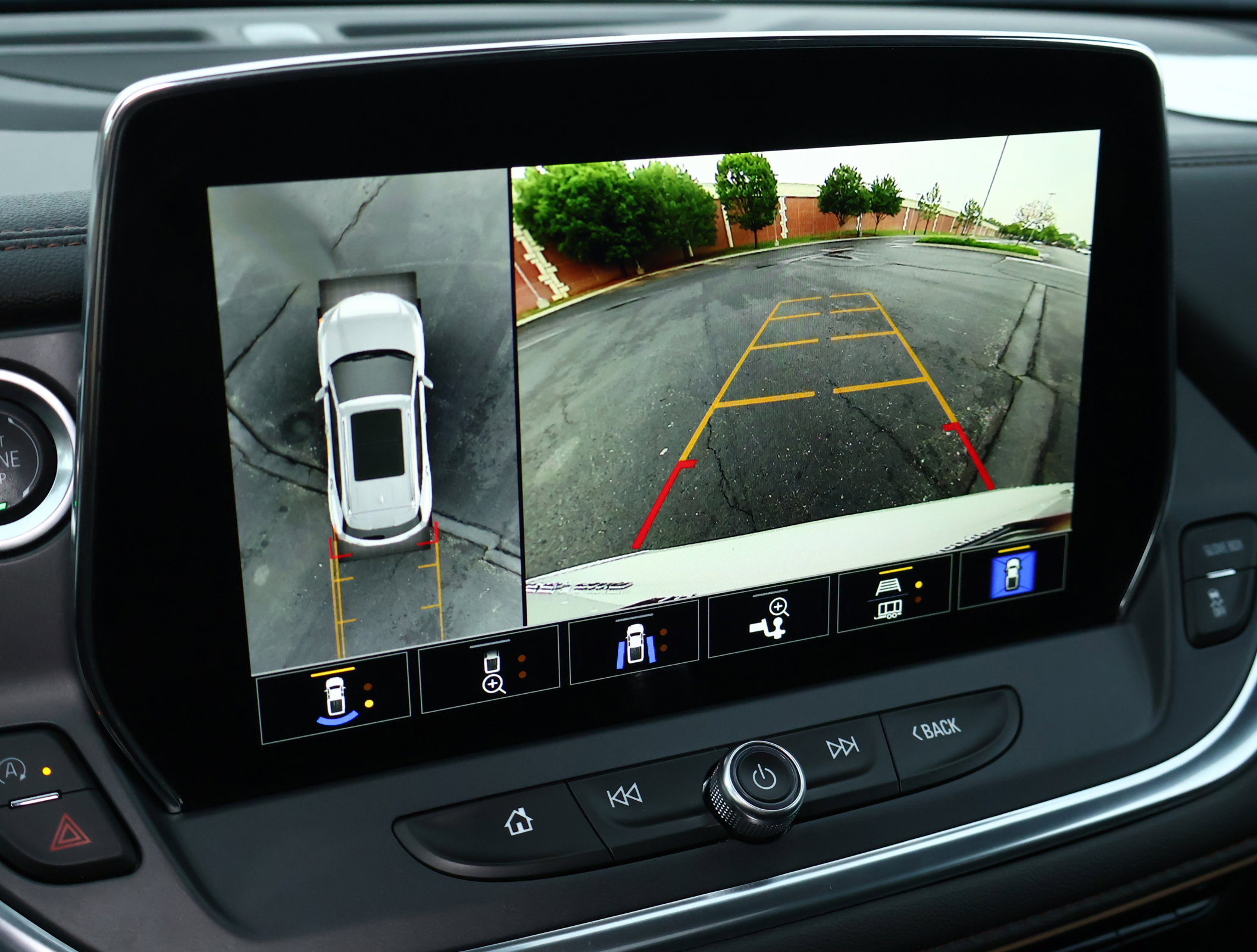 Used 2025 Chevrolet Blazer Premier w/ Driver Confidence II Package AWD/4WD image 5