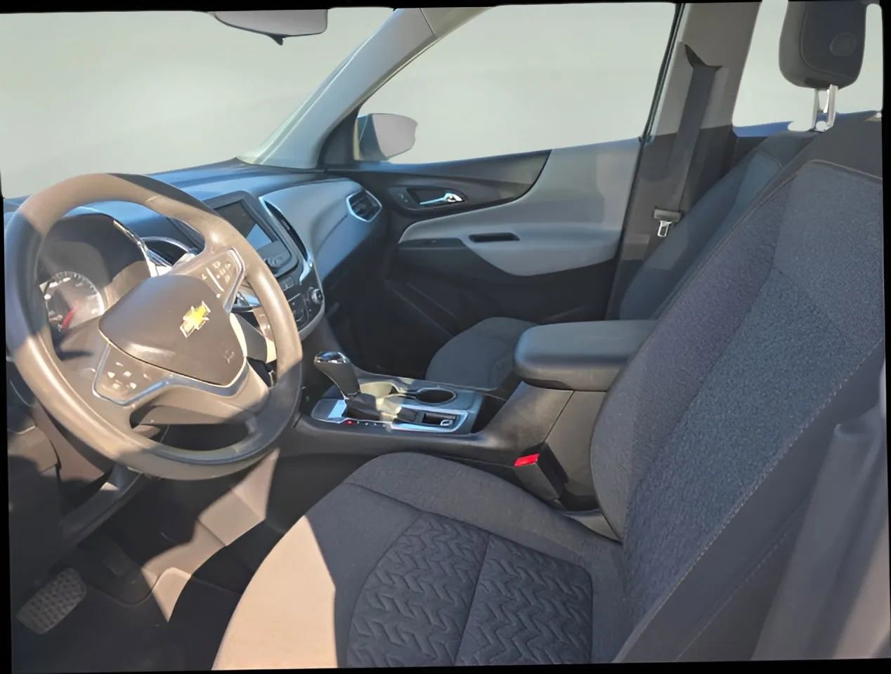 Used 2019 Chevrolet Equinox LS image 10