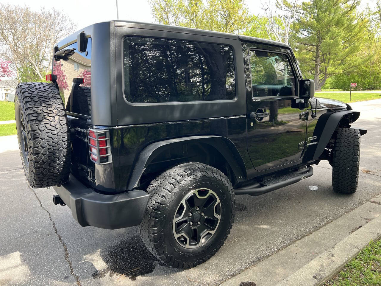 Used 2013 Jeep Wrangler Sport AWD/4WD image 6