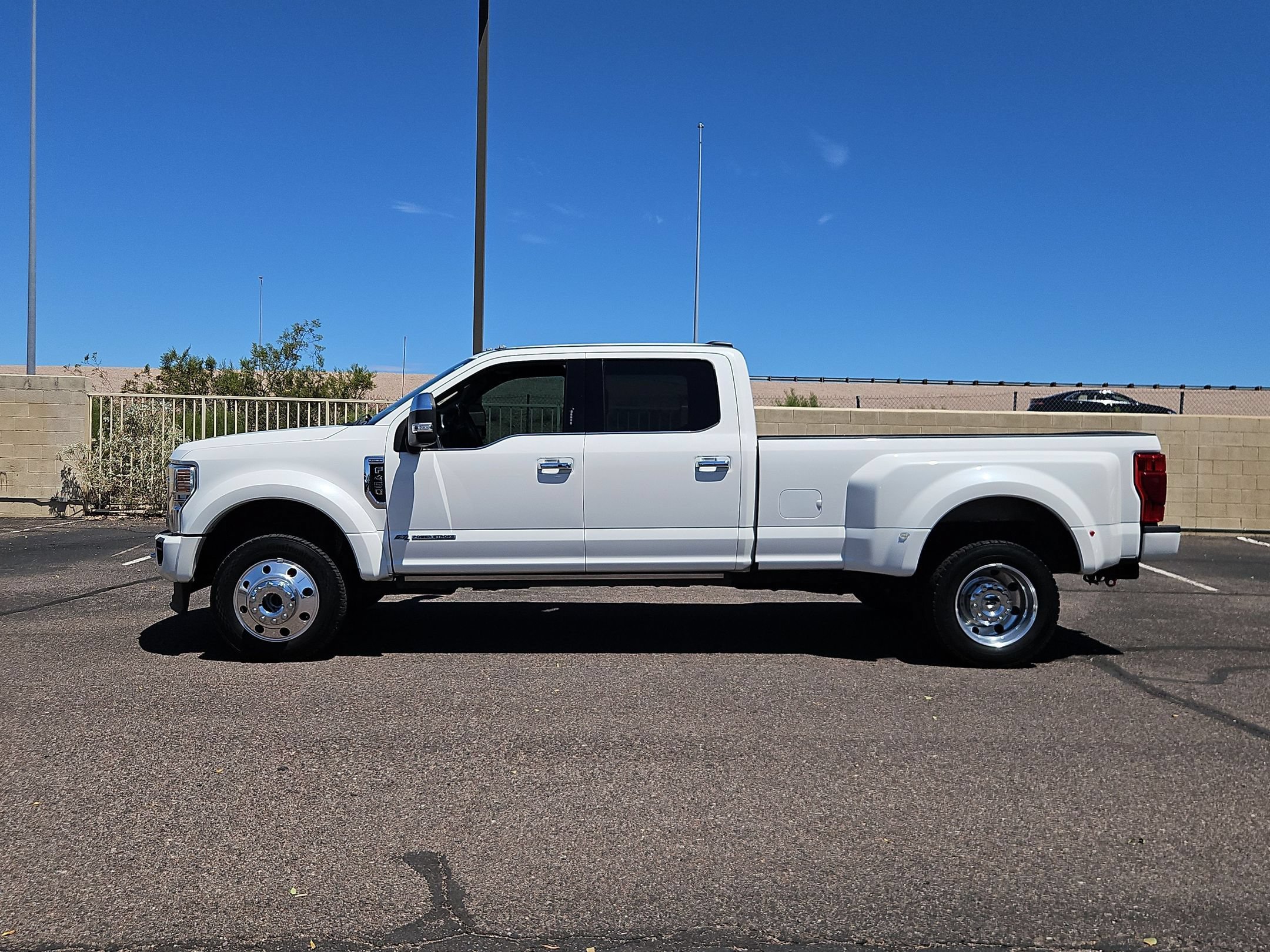 Certified 2022 Ford F450 Platinum AWD/4WD image 9