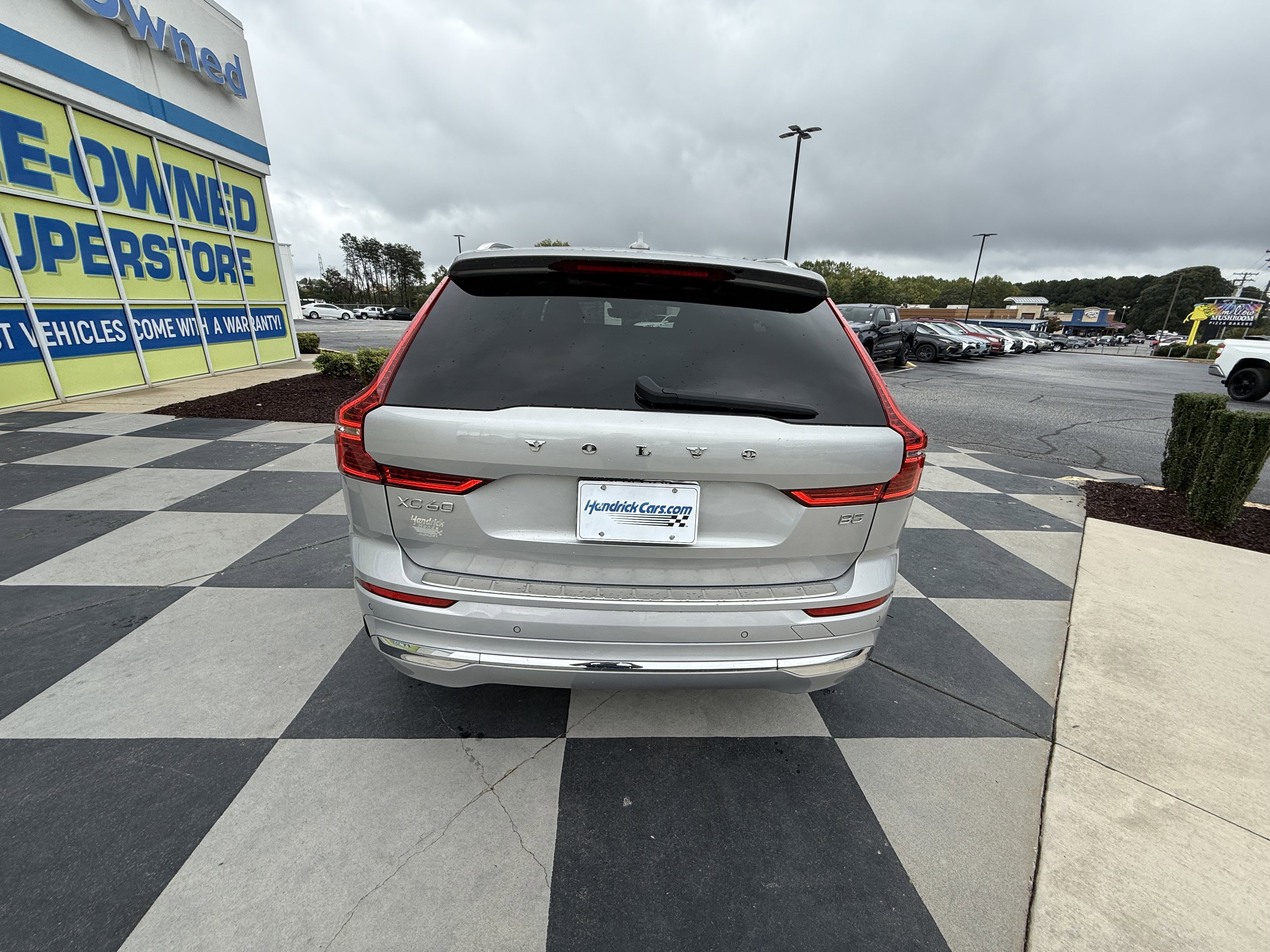 Used 2022 Volvo XC60 B5 Inscription w/ Advanced Package image 8