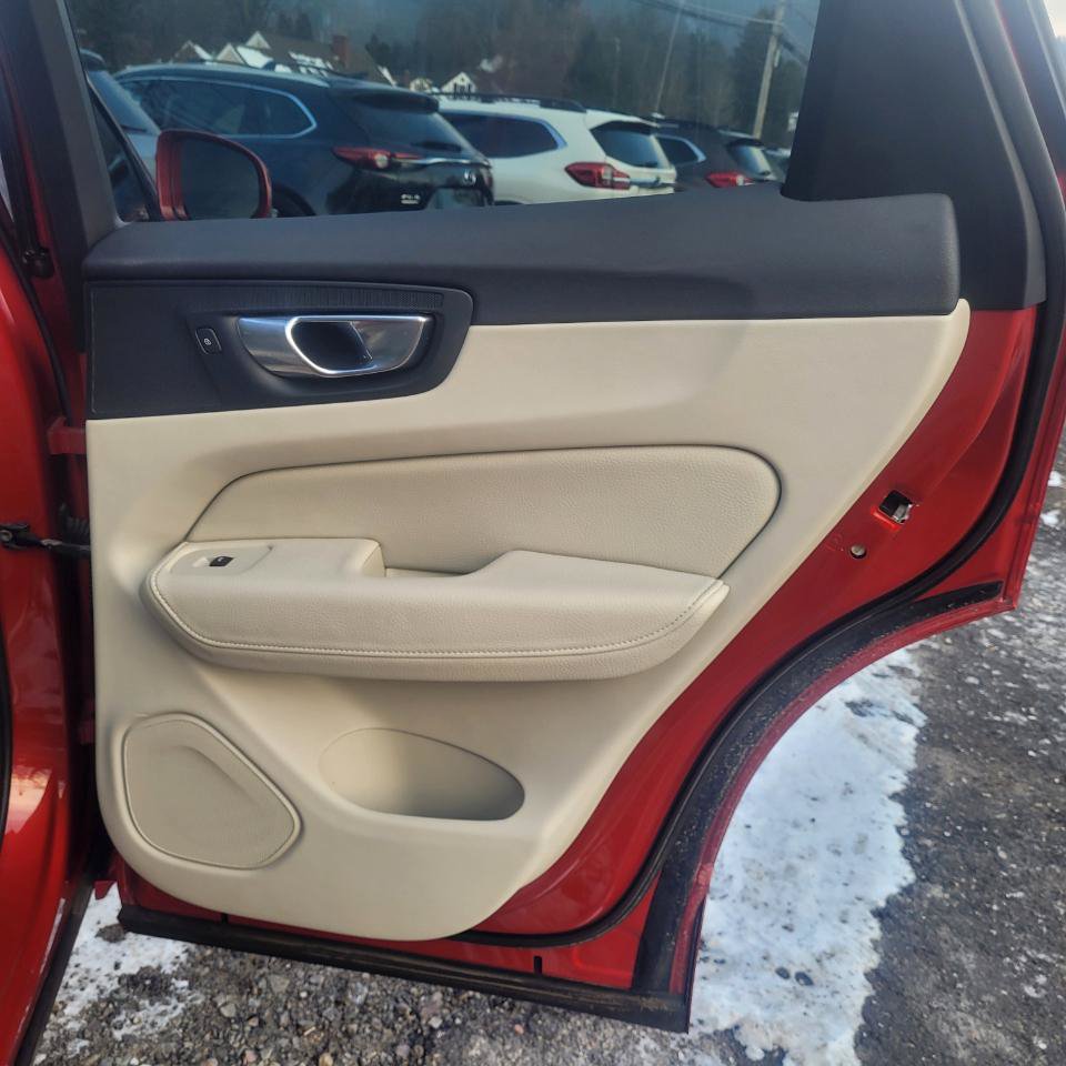 Used 2018 Volvo XC60 T5 Inscription AWD/4WD image 30
