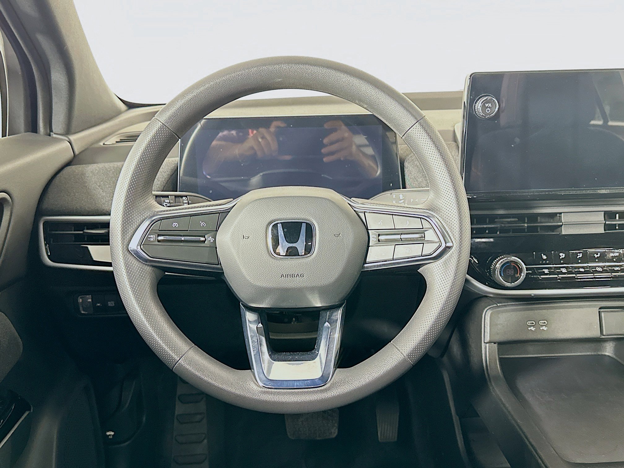 Used 2025 Honda Prologue Eco image 18