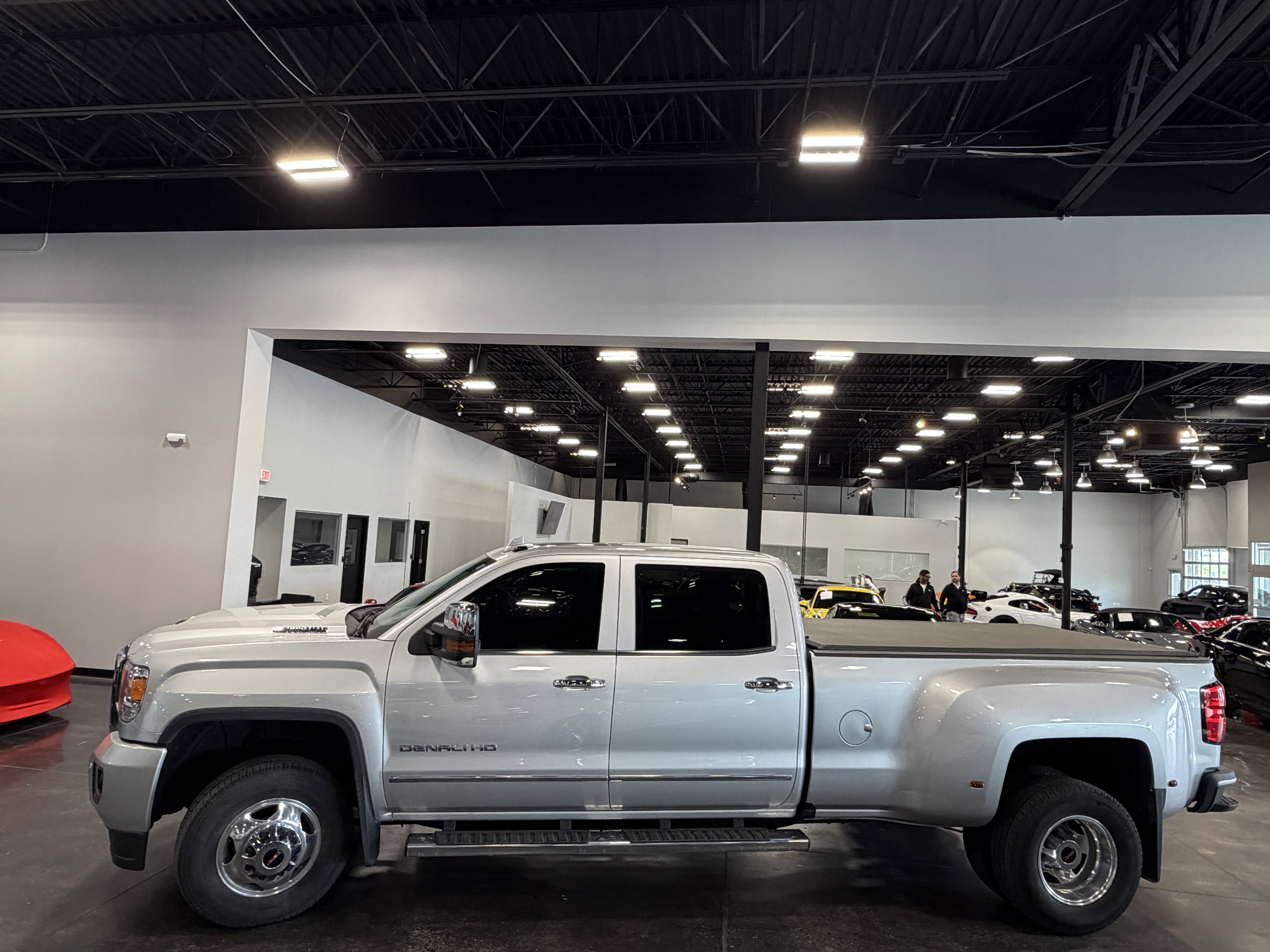 Used 2018 GMC Sierra 3500 Denali w/ Duramax Plus Package AWD/4WD image 5