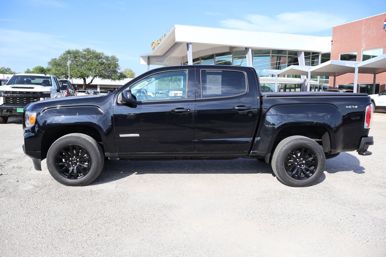 Used 2022 GMC Canyon Elevation w/ Elevation Premium Package AWD/4WD image 2