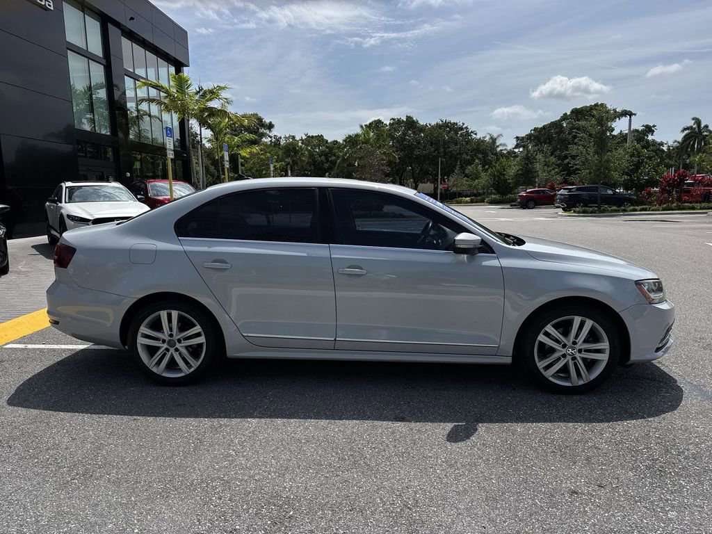Used 2017 Volkswagen Jetta SEL FWD image 5