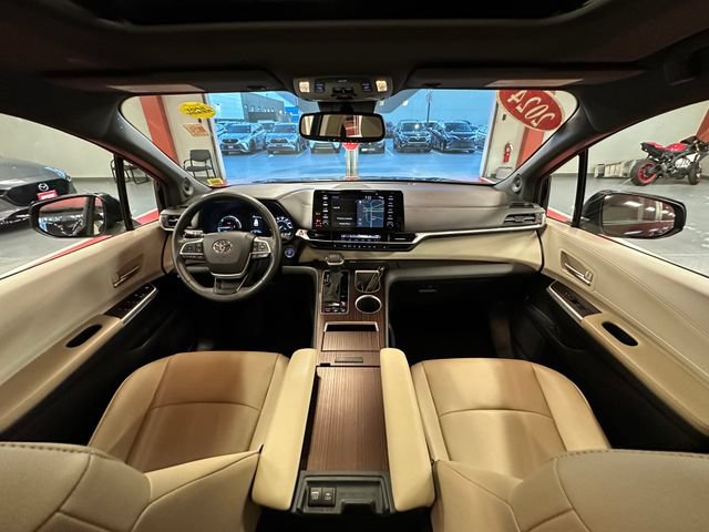 Certified 2024 Toyota Sienna XLE w/ XLE Plus Package AWD/4WD image 24