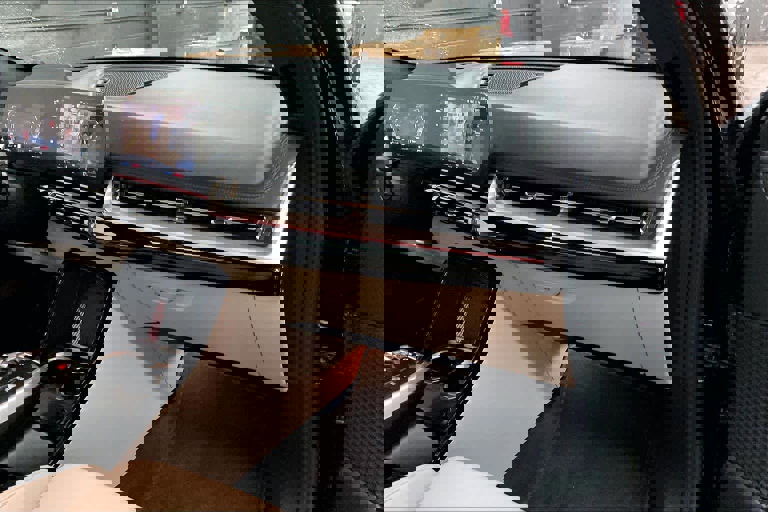 Used 2023 BMW X1 xDrive28i w/ Premium Package image 18