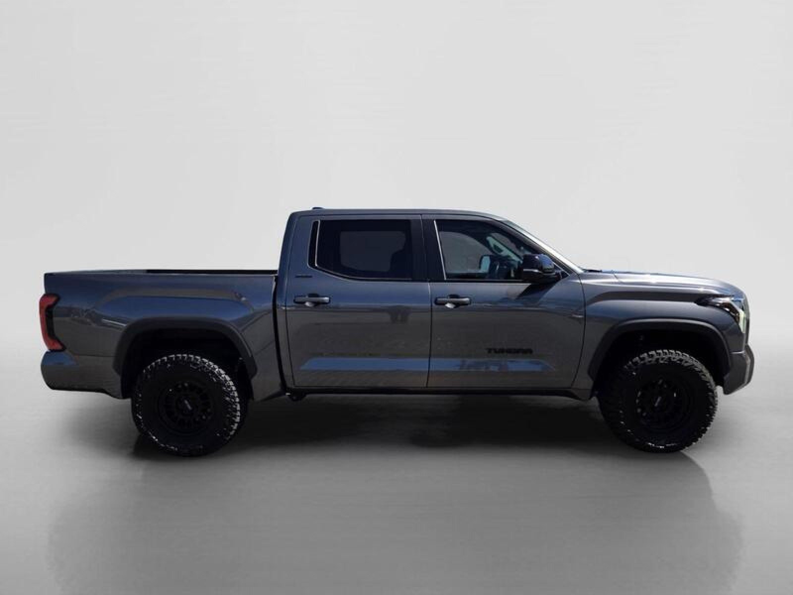 Used 2024 Toyota Tundra Limited AWD/4WD image 6