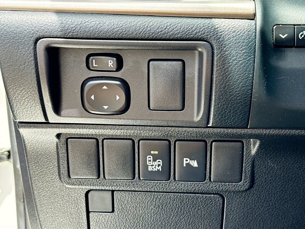 Used 2015 Lexus ES 350 w/ Luxury Package FWD image 10