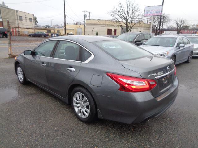 Used 2016 Nissan Altima 2.5 S w/ Power Driver Seat Package image 3