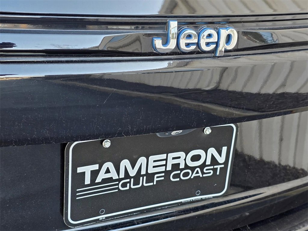 Used 2023 Jeep Grand Cherokee 4WD 4xe w/ Luxury Tech Group II image 48