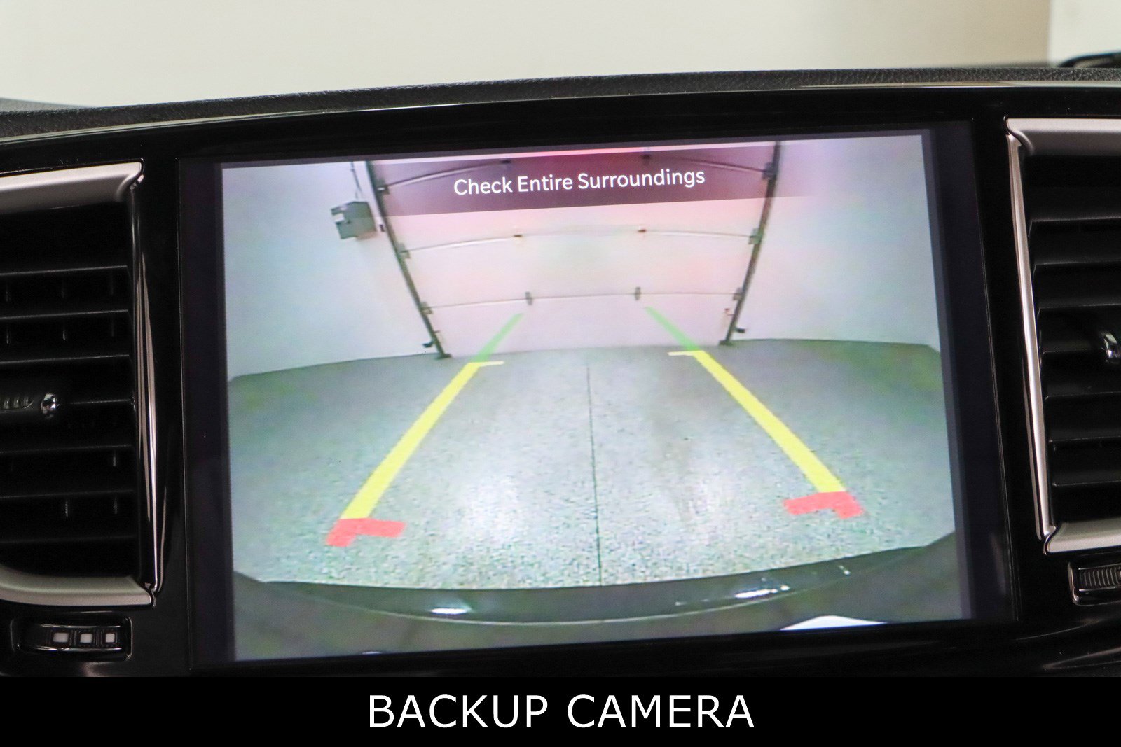 Used 2022 Chrysler Pacifica Touring-L w/ S Appearance Package image 18